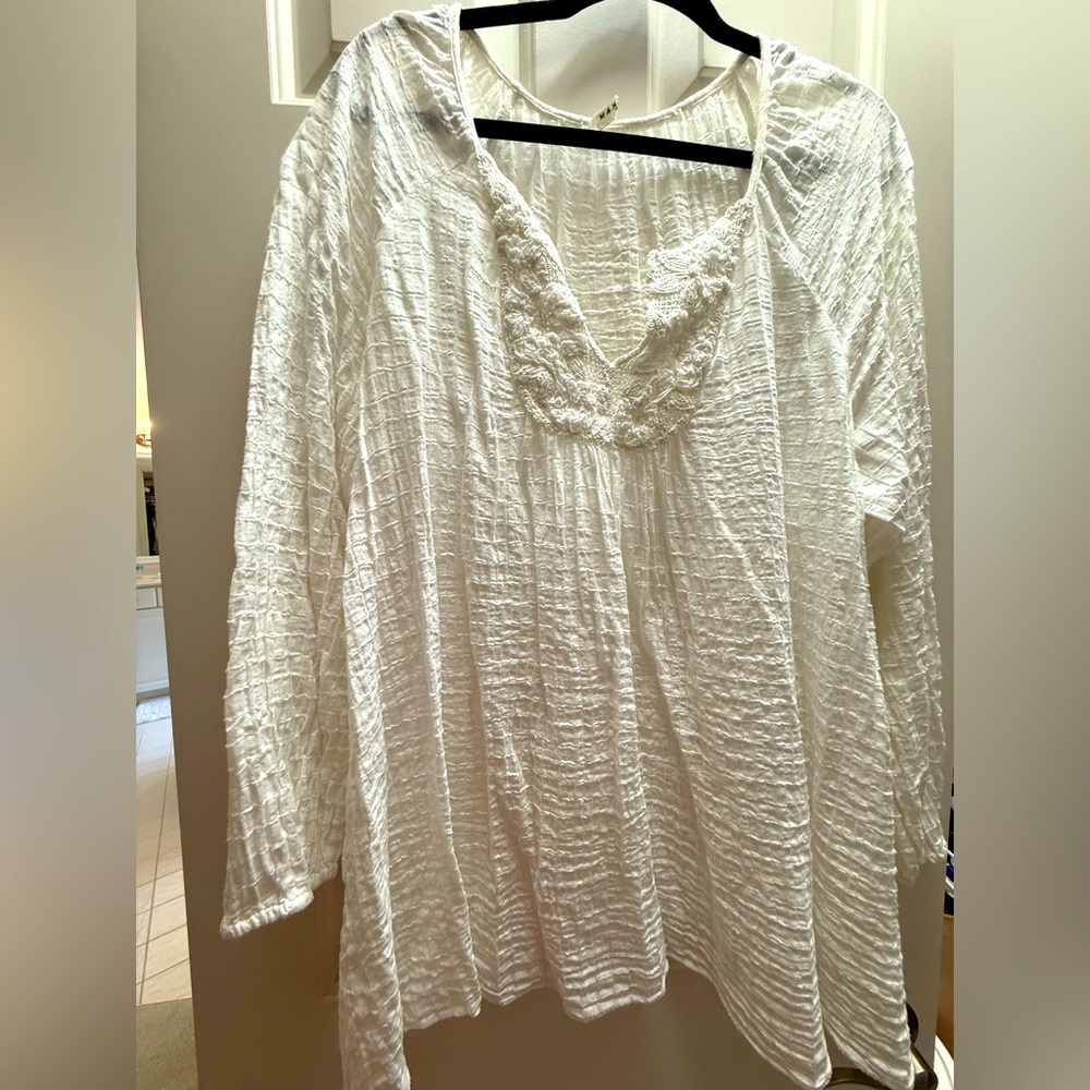 Elegant White MaxMara Women's coverup